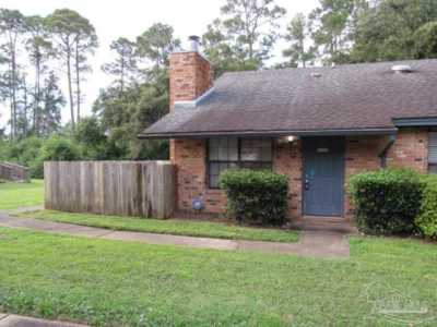 Home For Rent in Cantonment, Florida