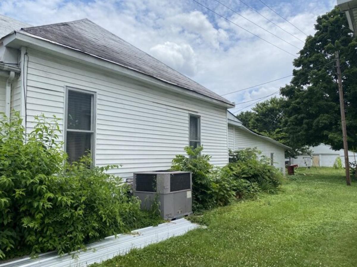 Picture of Home For Sale in Adairville, Kentucky, United States