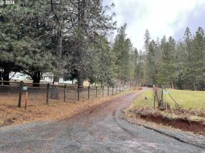 Residential Land For Sale in Grants Pass, Oregon