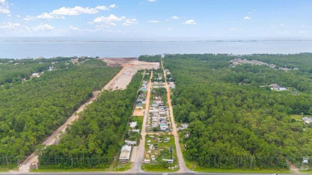 Picture of Residential Land For Sale in Gulf Breeze, Florida, United States