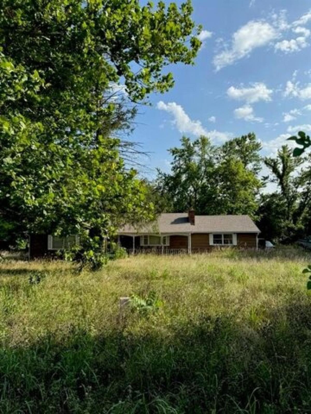 Picture of Home For Sale in Weston, Missouri, United States