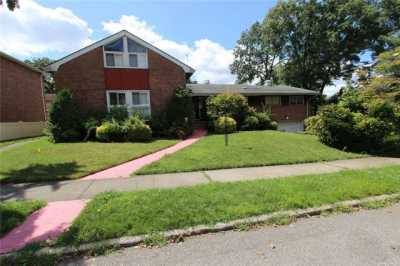 Home For Rent in Hollis, New York