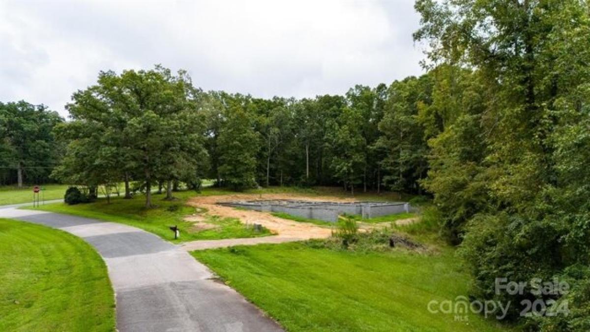 Picture of Residential Land For Sale in Waxhaw, North Carolina, United States