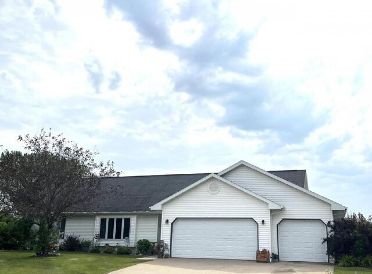 Picture of Home For Sale in Sherwood, Wisconsin, United States