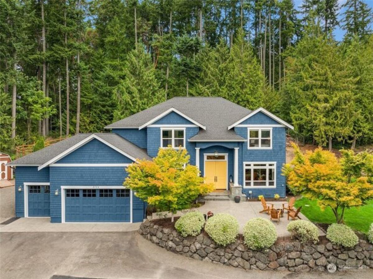 Picture of Home For Sale in Bainbridge Island, Washington, United States