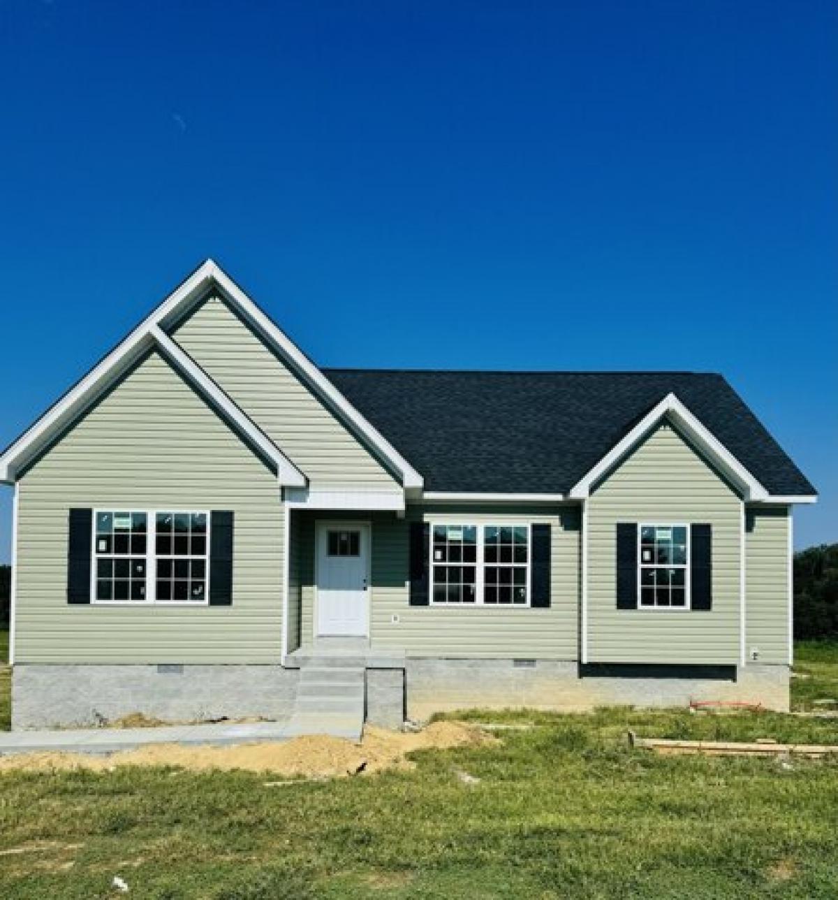 Picture of Home For Sale in Westmoreland, Tennessee, United States