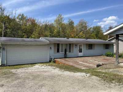 Home For Sale in Syracuse, Indiana