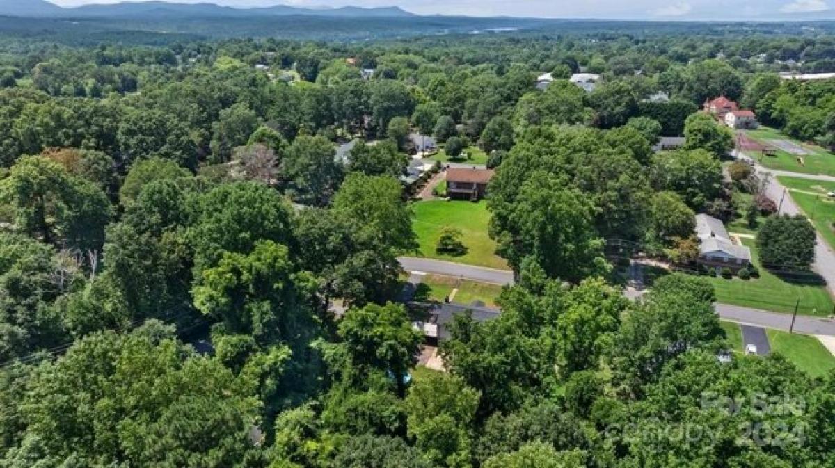 Picture of Home For Sale in Granite Falls, North Carolina, United States