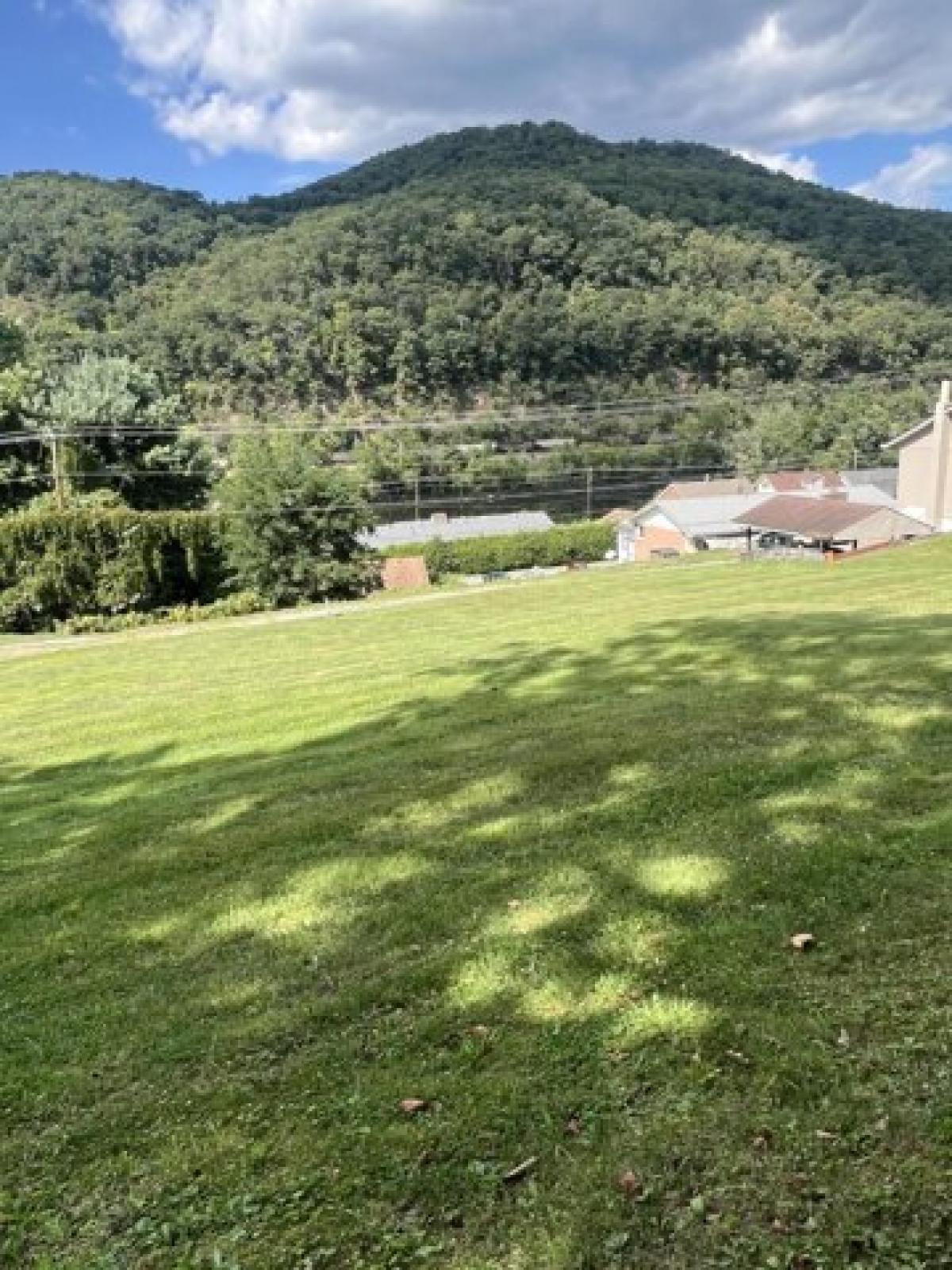 Picture of Residential Land For Sale in Hinton, West Virginia, United States