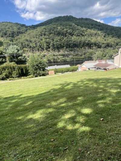 Residential Land For Sale in Hinton, West Virginia