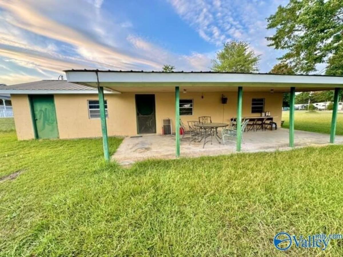 Picture of Home For Sale in Centre, Alabama, United States