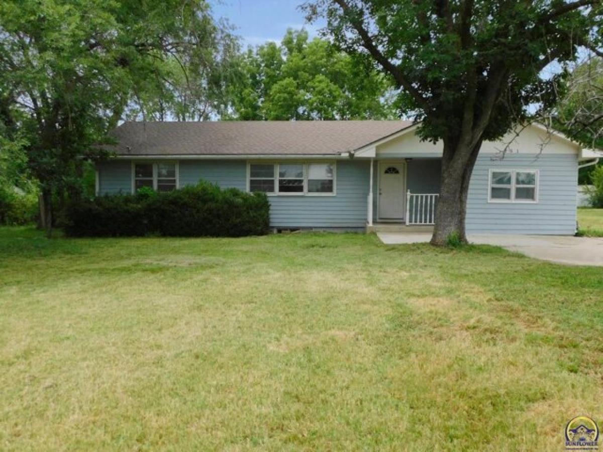 Picture of Home For Sale in Auburn, Kansas, United States