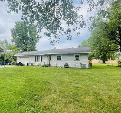 Home For Sale in Shelburn, Indiana