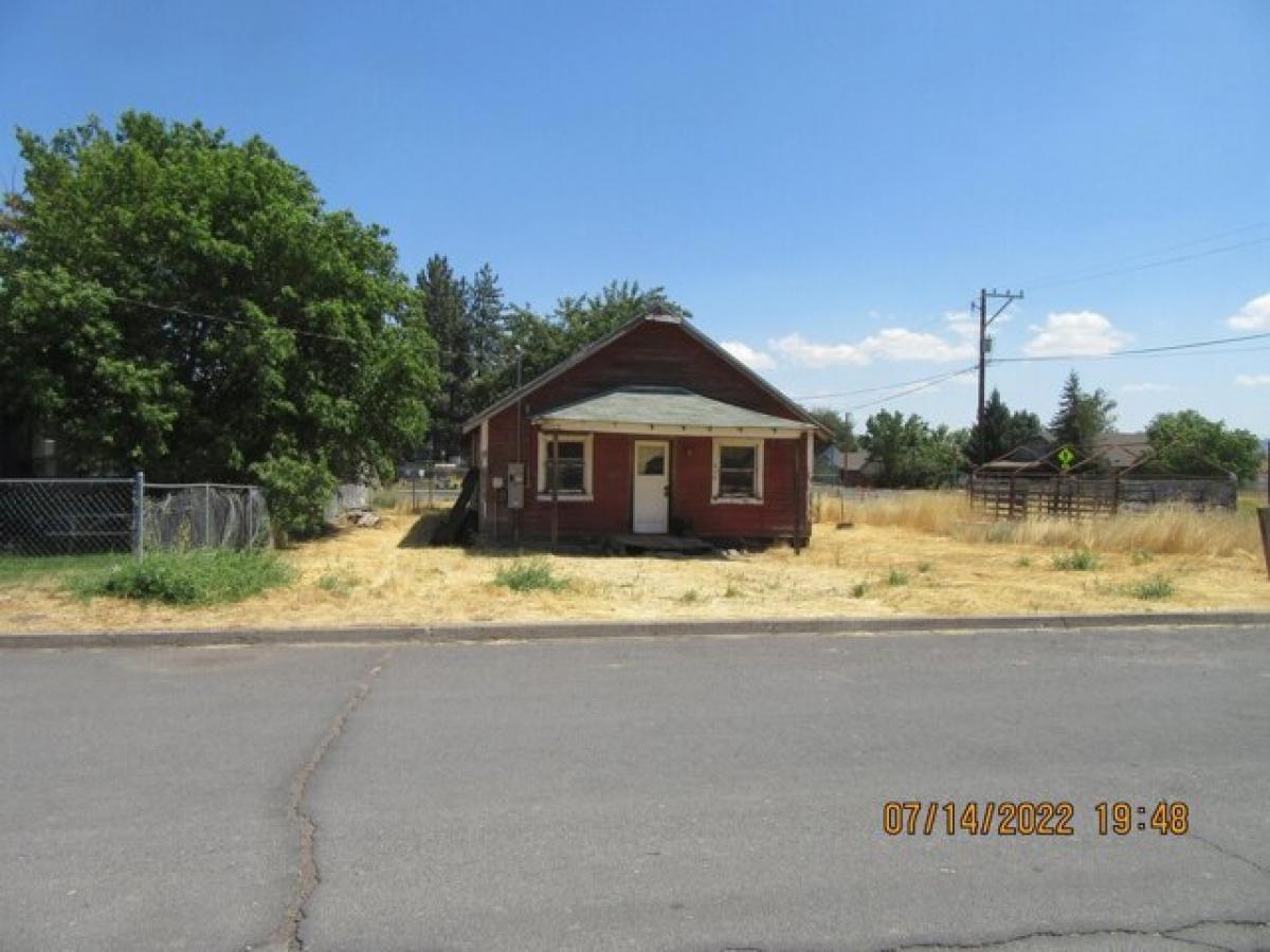 Picture of Home For Sale in Dorris, California, United States