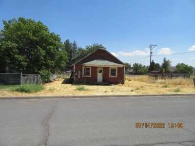 Home For Sale in Dorris, California