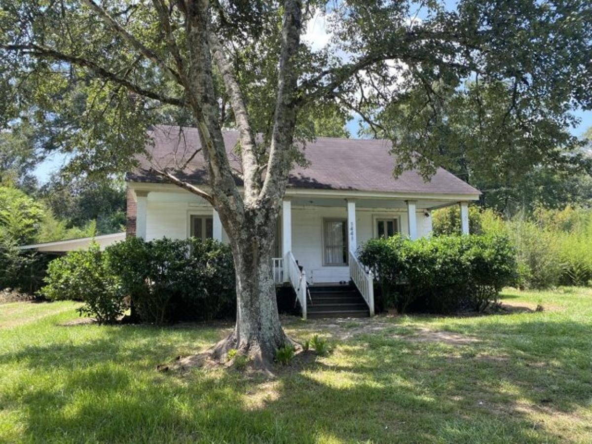 Picture of Home For Sale in Columbia, Mississippi, United States