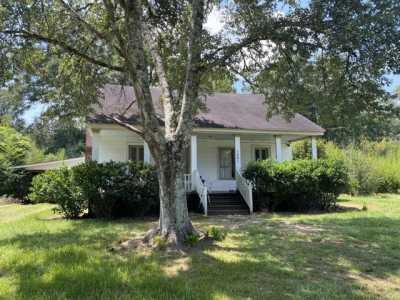 Home For Sale in Columbia, Mississippi