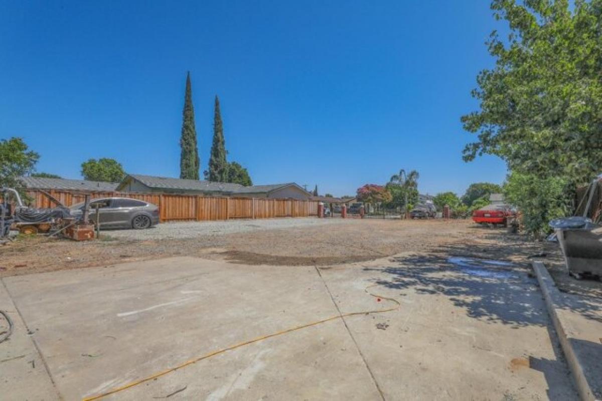 Picture of Residential Land For Sale in Sacramento, California, United States