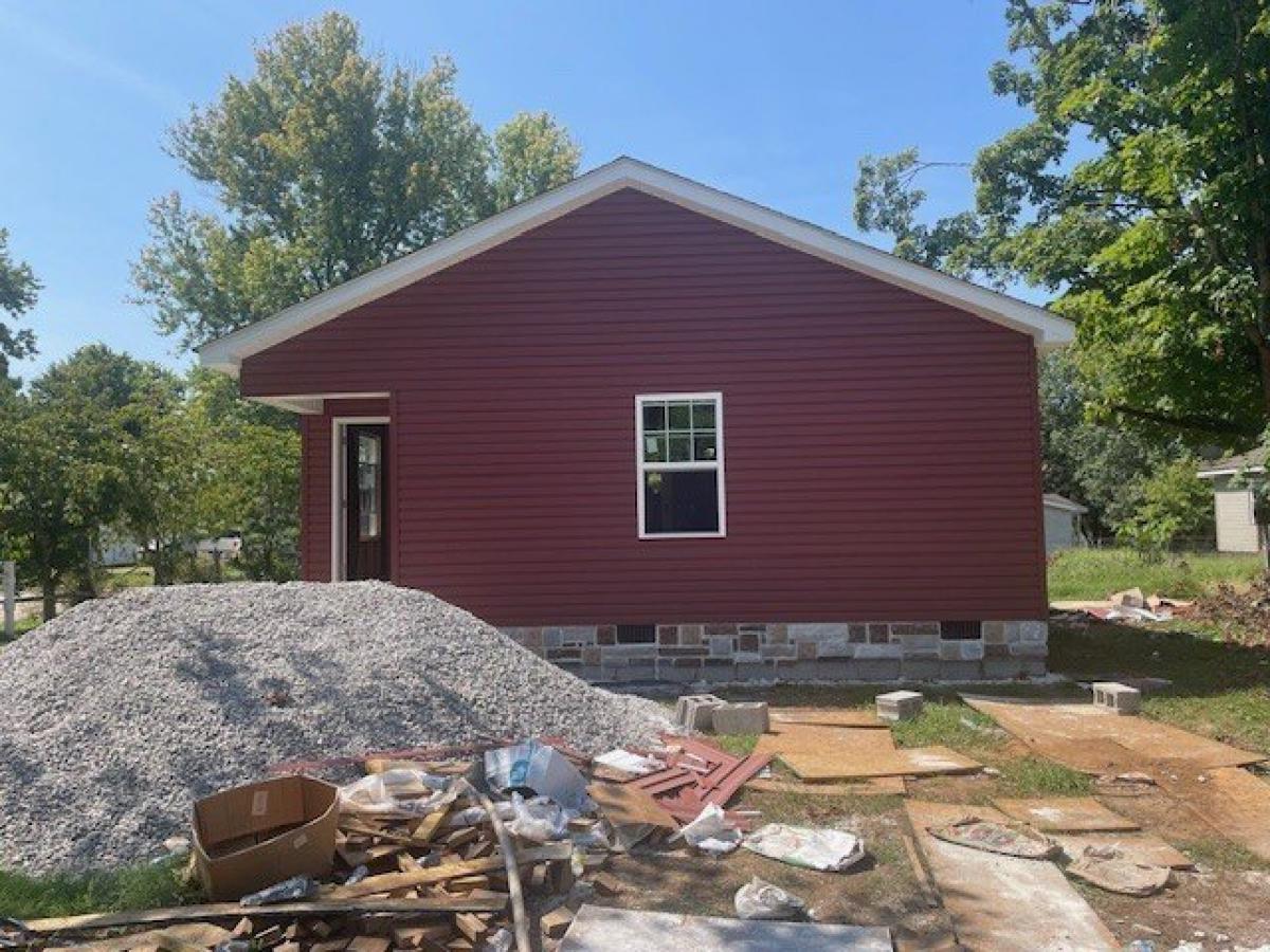 Picture of Home For Sale in Cowan, Tennessee, United States