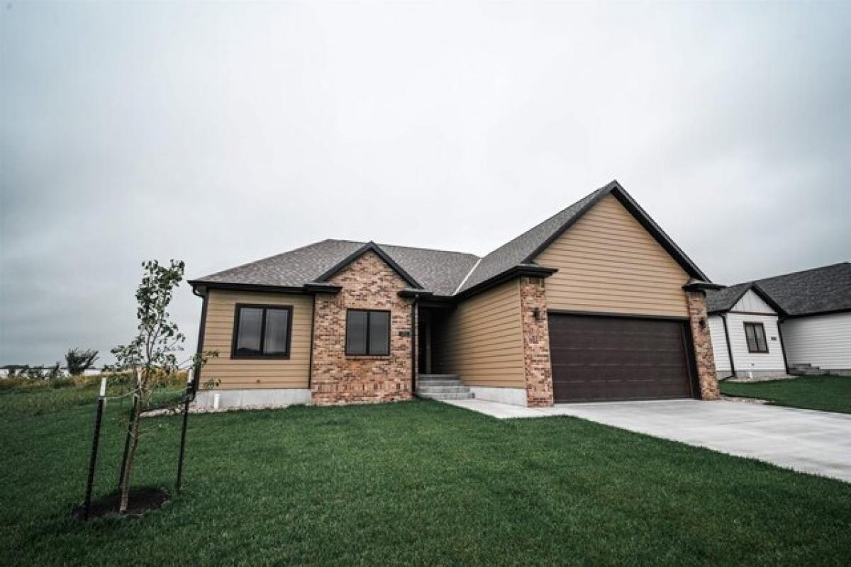 Picture of Home For Sale in Hastings, Nebraska, United States