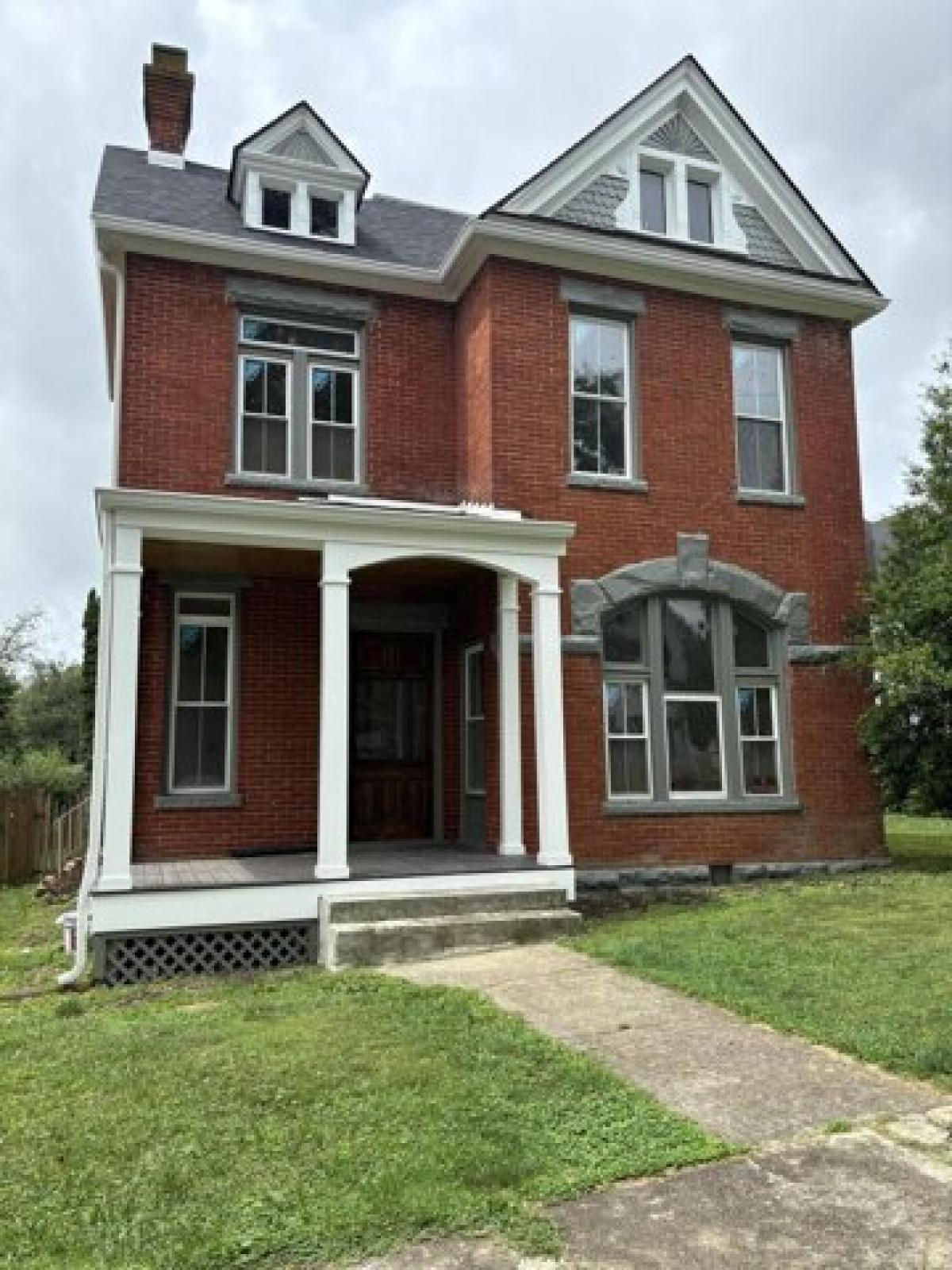 Picture of Home For Sale in Winchester, Kentucky, United States