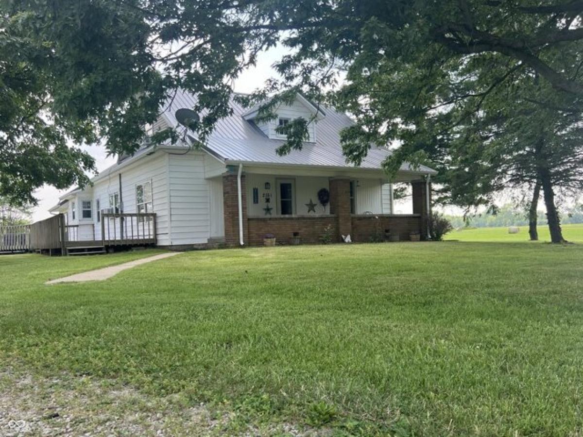 Picture of Home For Sale in New Castle, Indiana, United States