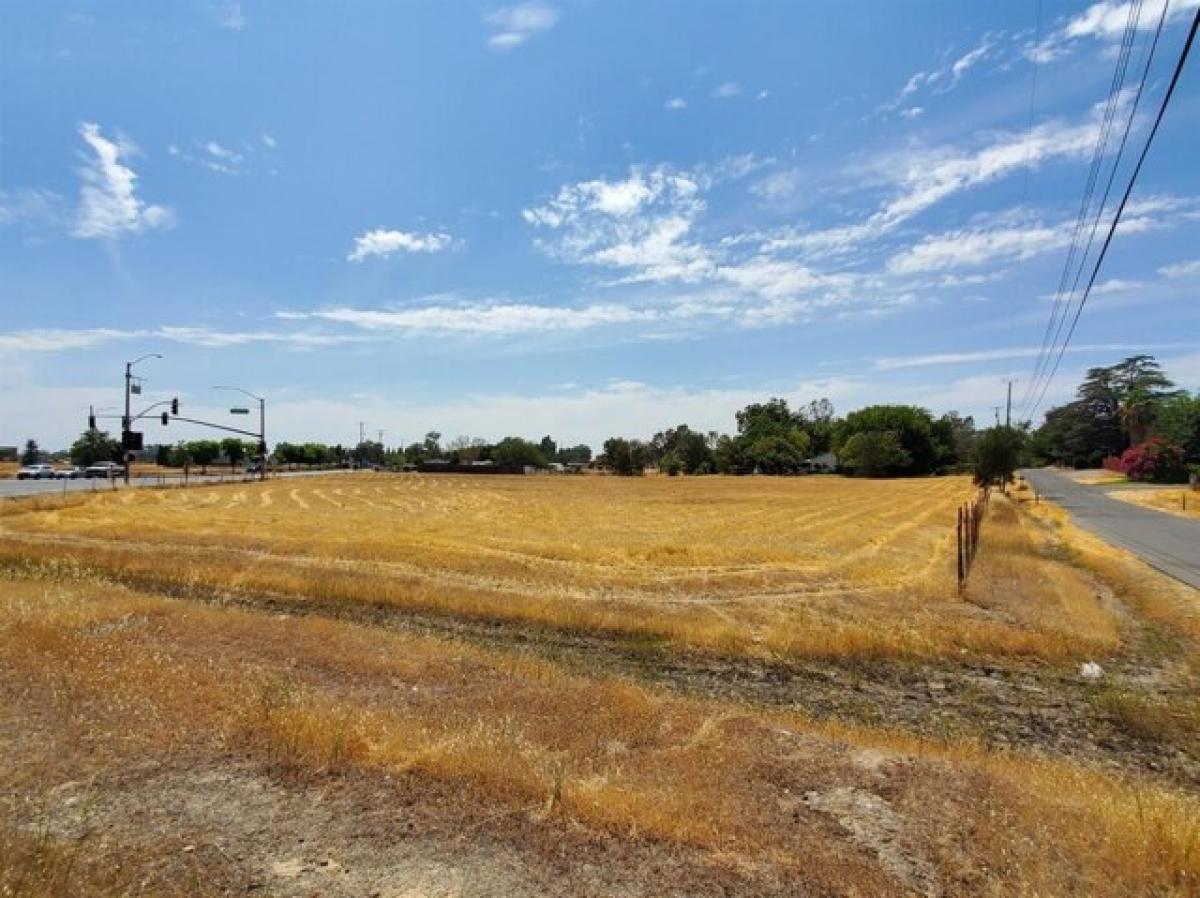 Picture of Residential Land For Sale in Rio Linda, California, United States