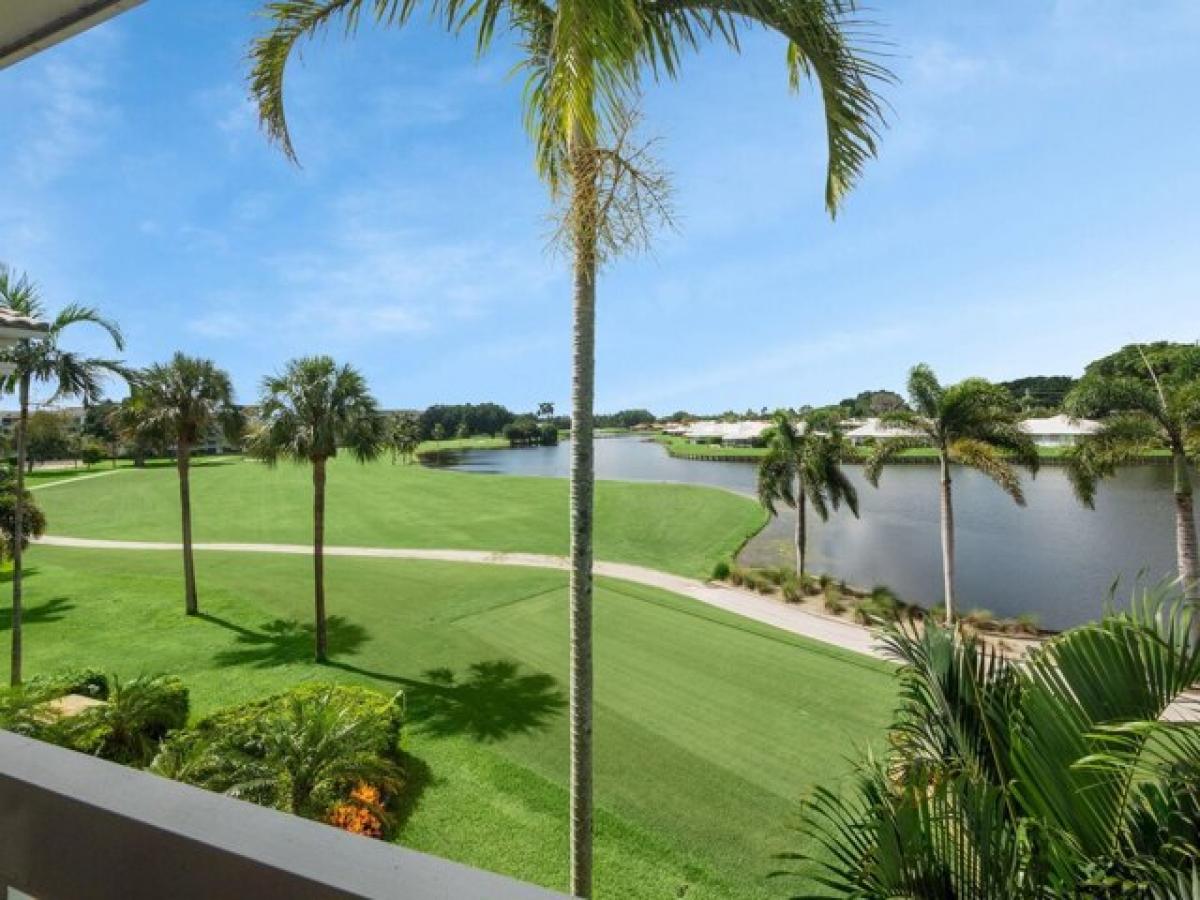 Picture of Home For Sale in Atlantis, Florida, United States