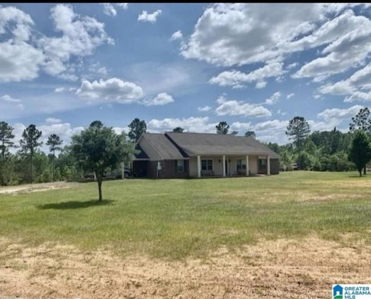 Picture of Home For Sale in Brewton, Alabama, United States