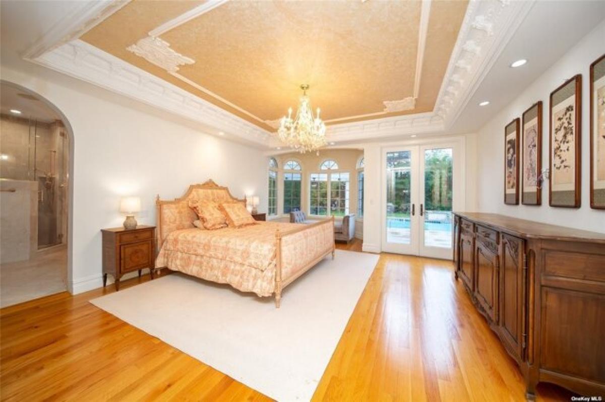 Picture of Home For Sale in Manhasset, New York, United States