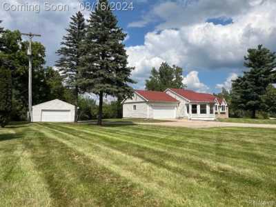 Home For Sale in Grand Blanc, Michigan