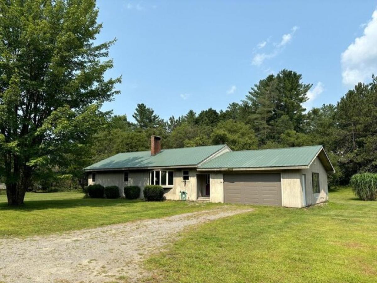 Picture of Home For Sale in Johnson, Vermont, United States