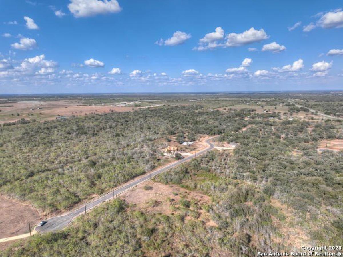 Picture of Residential Land For Sale in Gonzales, Texas, United States