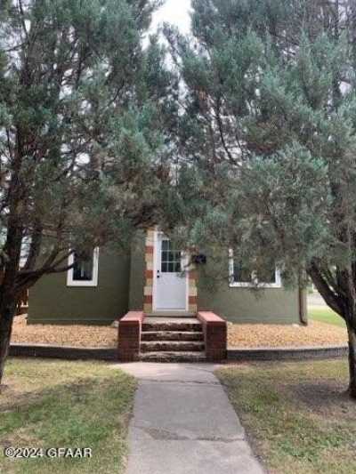 Home For Sale in Grafton, North Dakota