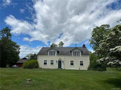 Home For Sale in Millbrook, New York