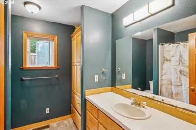 Home For Sale in Silverton, Oregon