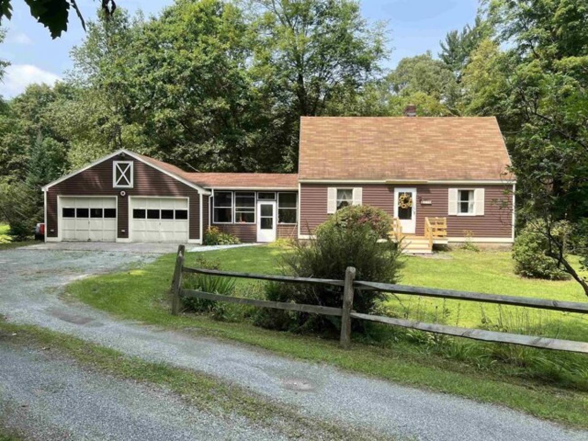 Picture of Home For Sale in Arlington, Vermont, United States