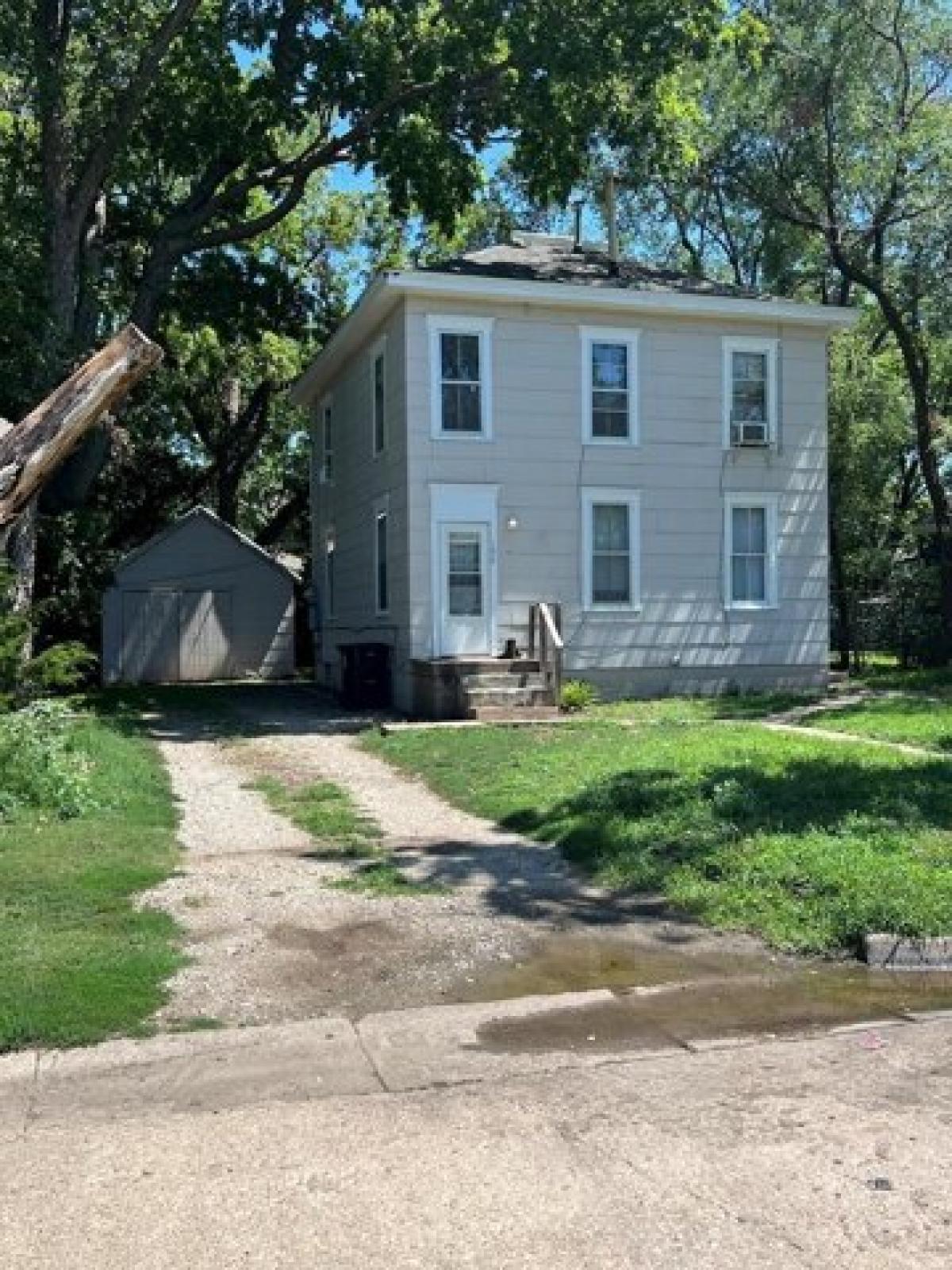 Picture of Home For Sale in Salina, Kansas, United States