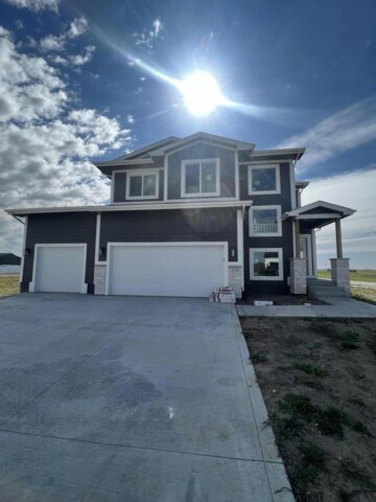 Picture of Home For Sale in Huxley, Iowa, United States