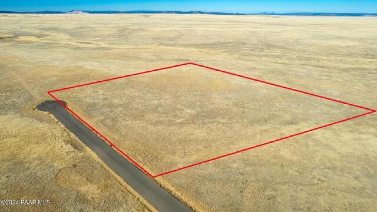 Picture of Residential Land For Sale in Prescott Valley, Arizona, United States