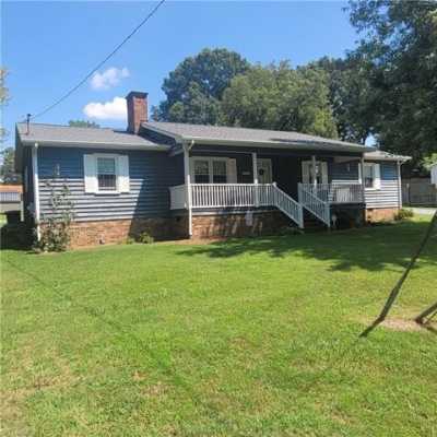 Home For Sale in Asheboro, North Carolina