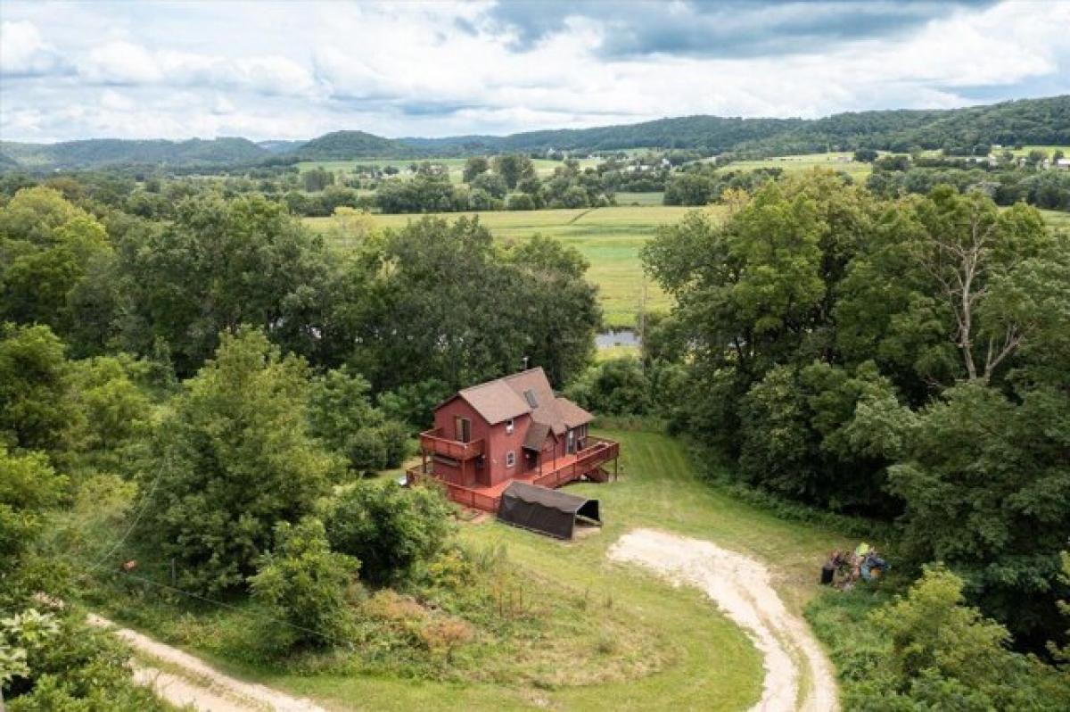 Picture of Home For Sale in Clayton, Wisconsin, United States