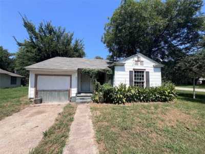 Home For Sale in Groesbeck, Texas