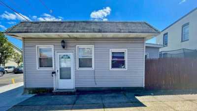 Home For Sale in Perth Amboy, New Jersey