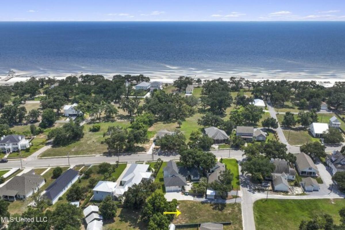 Picture of Residential Land For Sale in Gulfport, Mississippi, United States