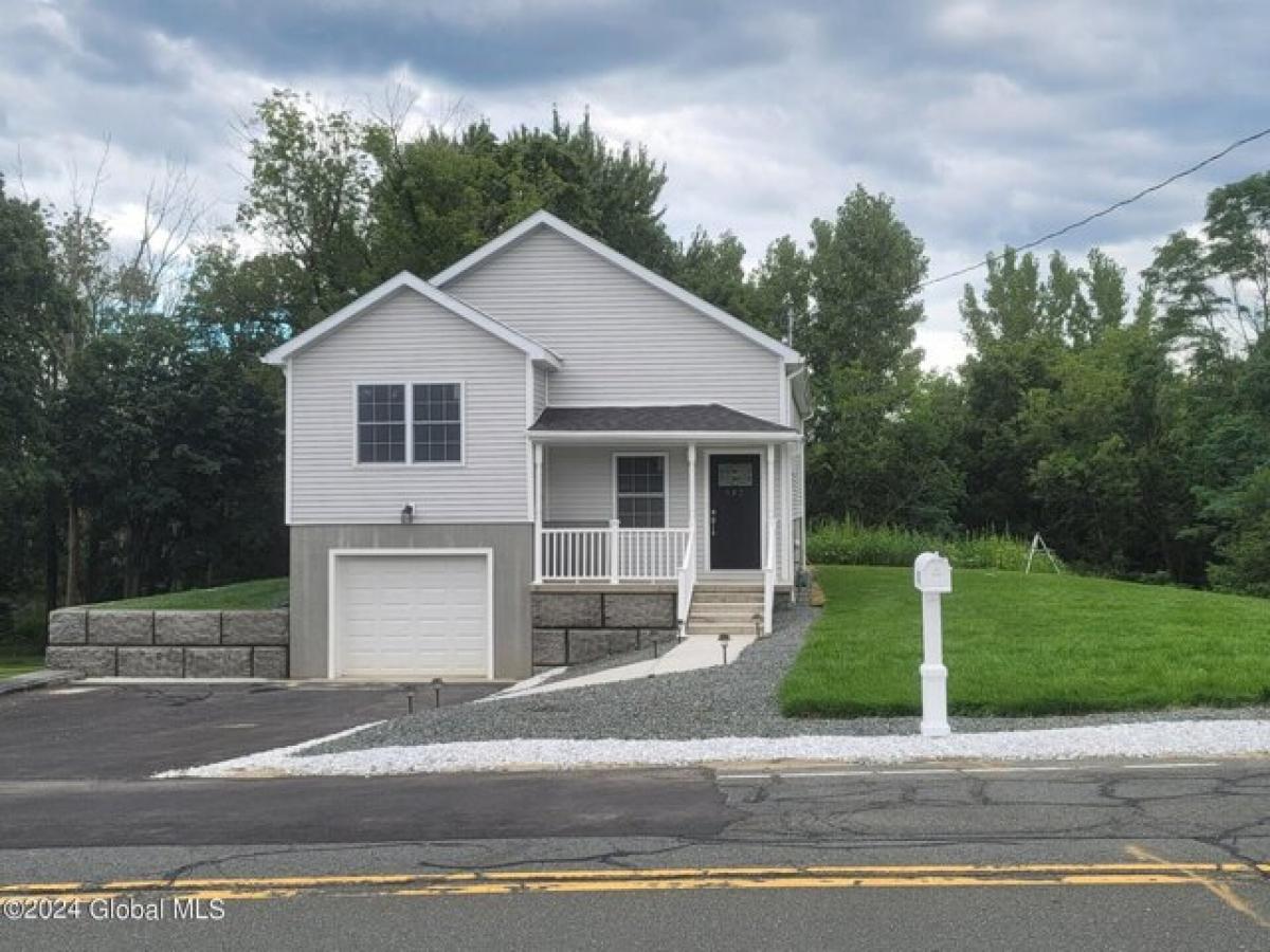 Picture of Home For Sale in Cohoes, New York, United States