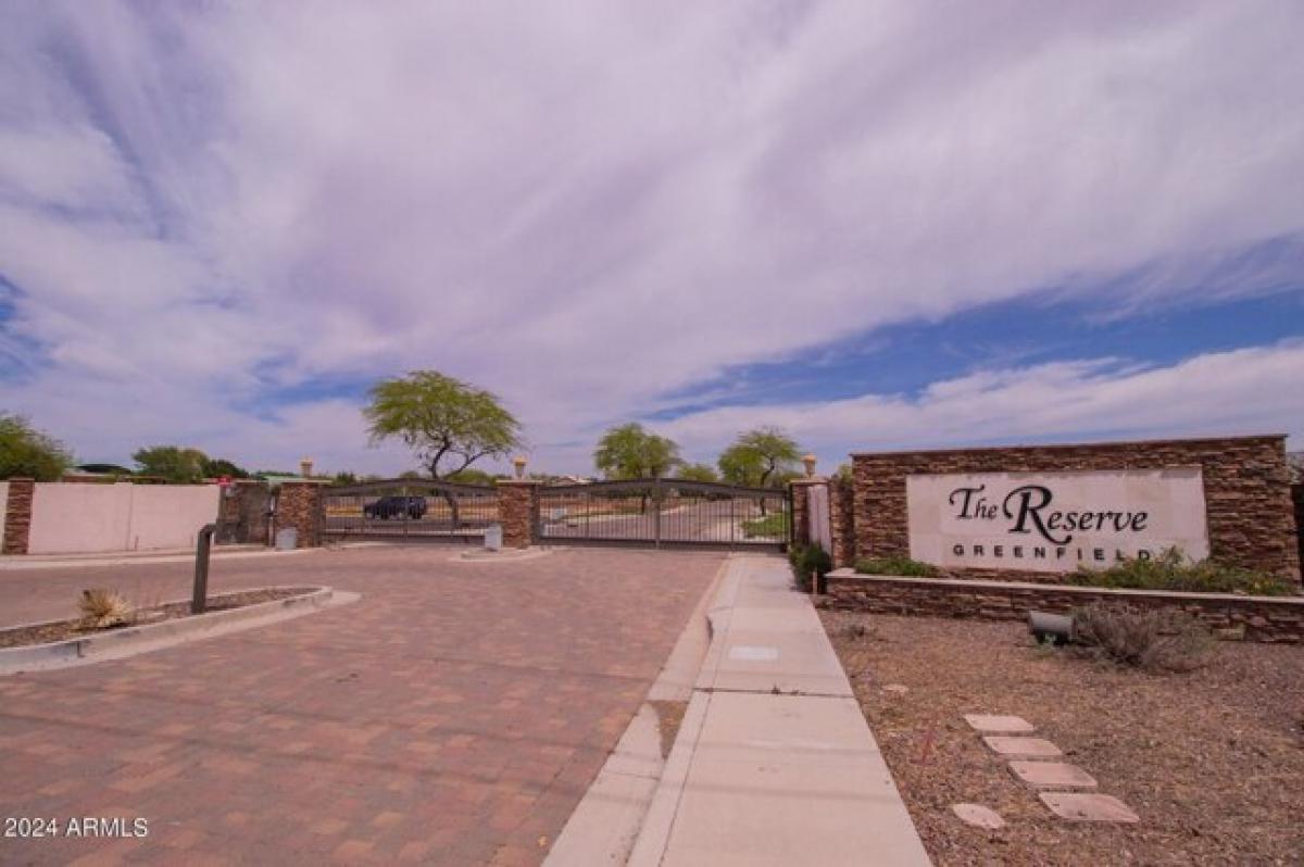 Picture of Residential Land For Sale in Gilbert, Arizona, United States