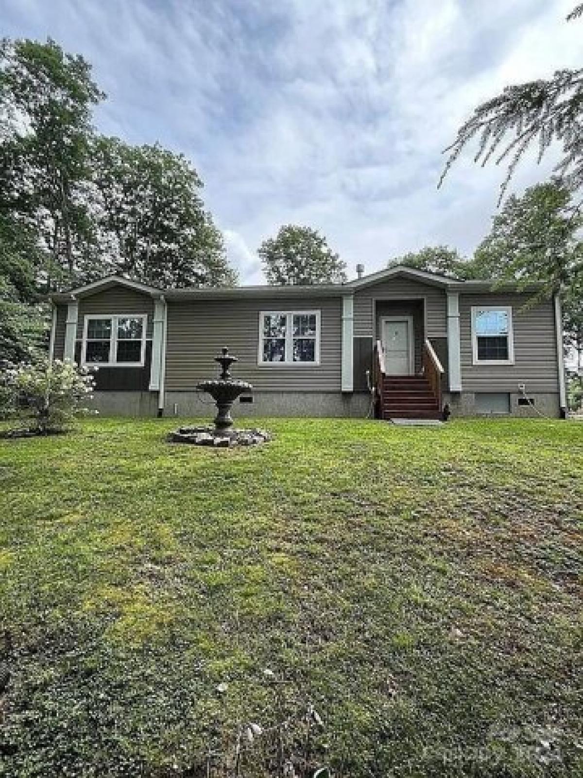 Picture of Home For Sale in Maggie Valley, North Carolina, United States