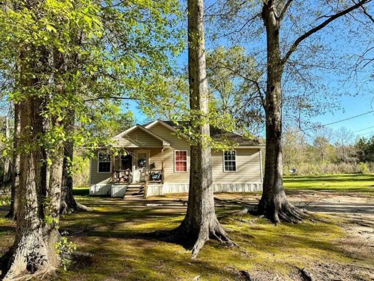 Picture of Home For Sale in McComb, Mississippi, United States