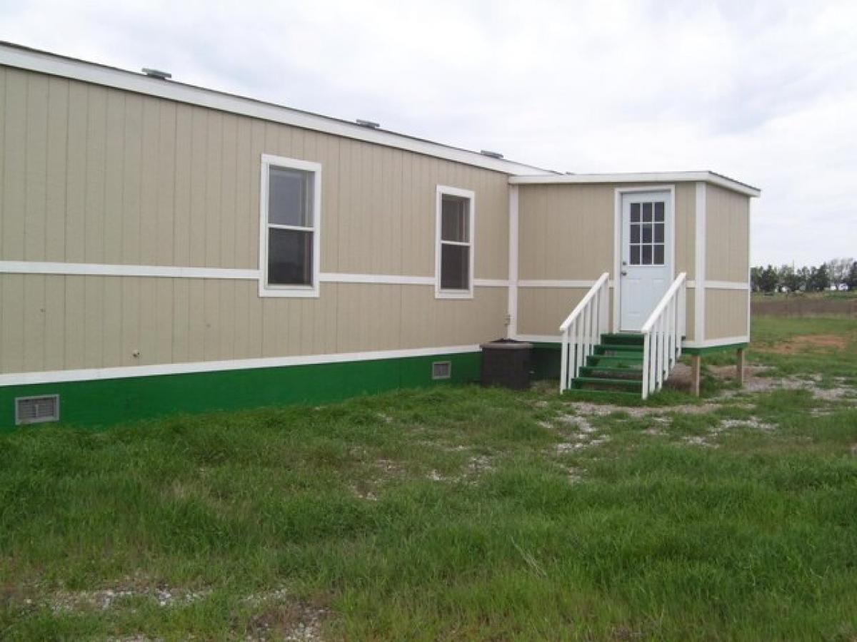 Picture of Home For Sale in Waukomis, Oklahoma, United States